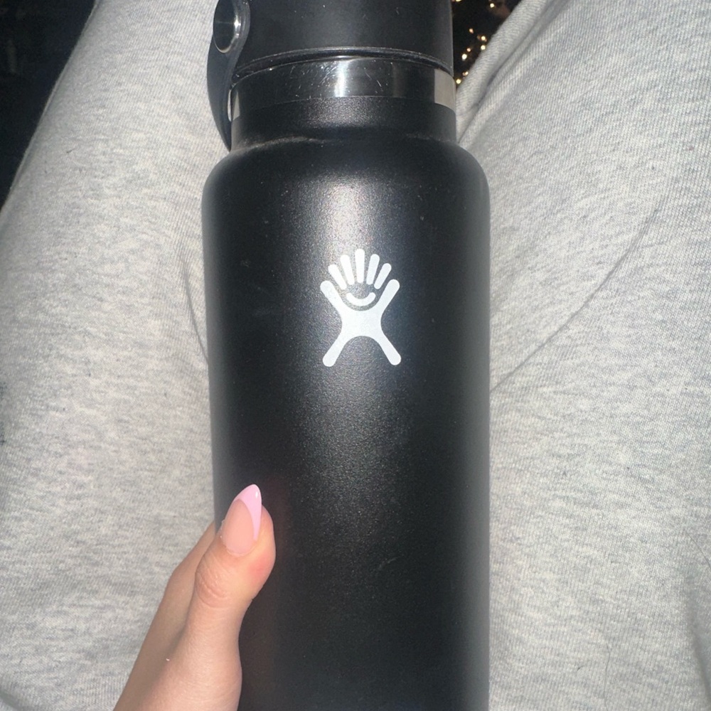 Hydro Flask Black Water Bottle
